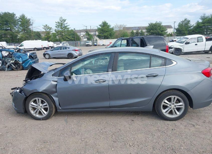 Photo 14 of 2018 Chevrolet Cruze LT AUTO (VIN 1G1BE5SM3J7184665)