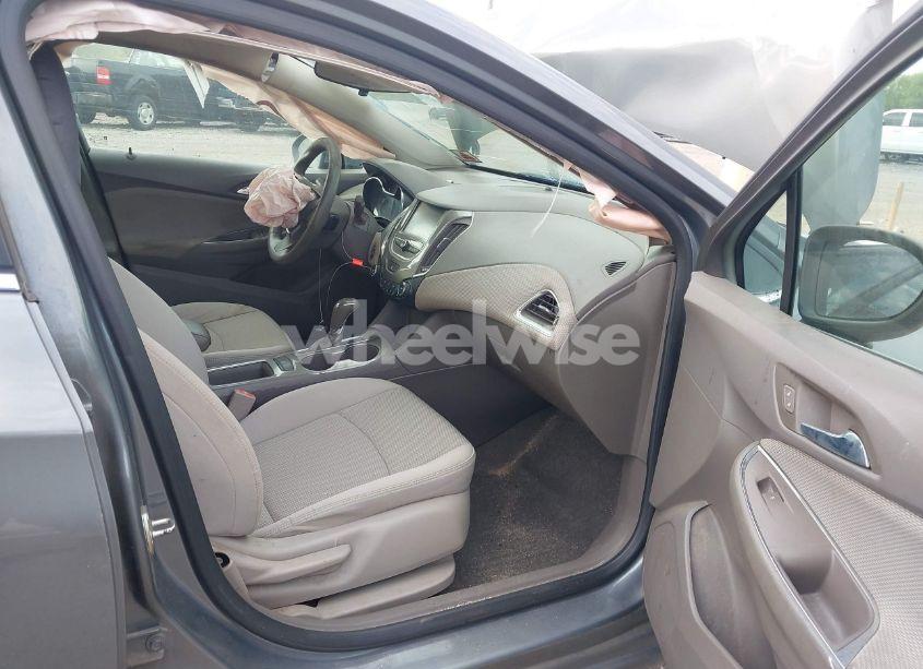 Photo 5 of 2018 Chevrolet Cruze LT AUTO (VIN 1G1BE5SM3J7184665)