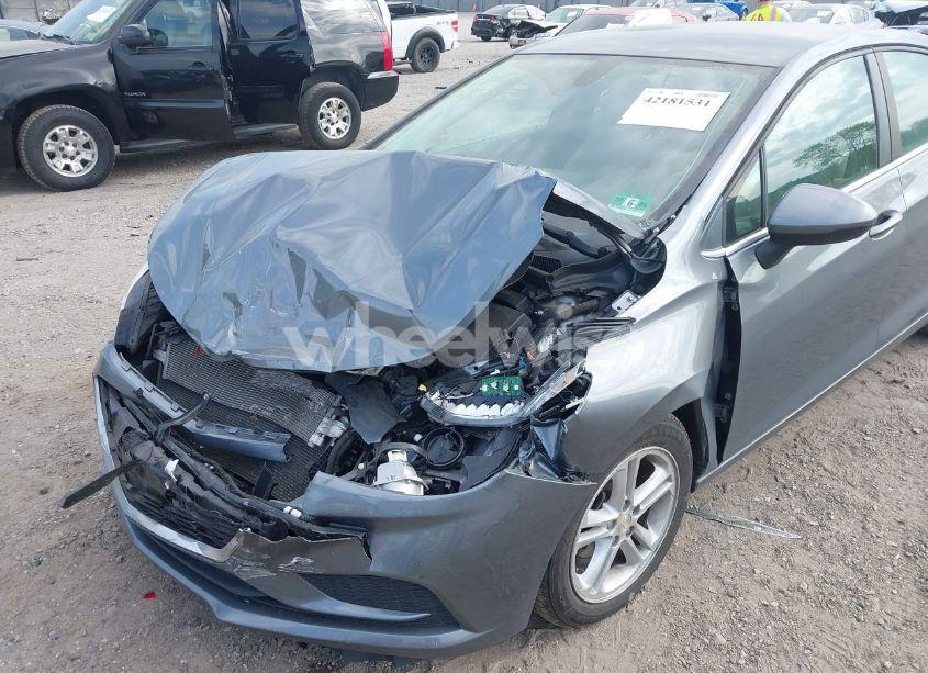 Photo 6 of 2018 Chevrolet Cruze LT AUTO (VIN 1G1BE5SM3J7184665)