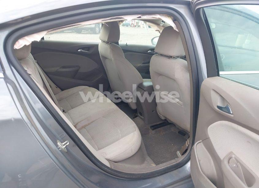 Photo 8 of 2018 Chevrolet Cruze LT AUTO (VIN 1G1BE5SM3J7184665)