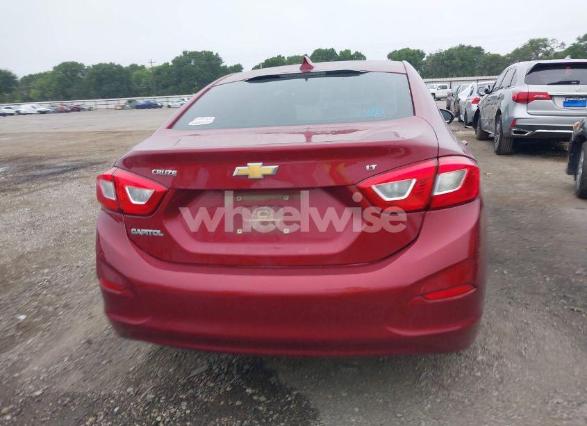 Photo 17 of 2018 Chevrolet Cruze LT AUTO (VIN 1G1BE5SM3J7192300)
