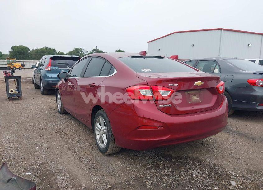 Photo 3 of 2018 Chevrolet Cruze LT AUTO (VIN 1G1BE5SM3J7192300)
