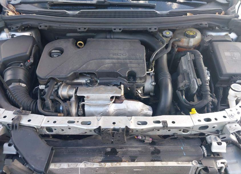 Photo 10 of 2018 Chevrolet Cruze LT AUTO (VIN 1G1BE5SM3J7202680)