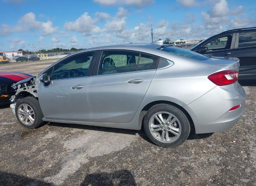 Photo 15 of 2018 Chevrolet Cruze LT AUTO (VIN 1G1BE5SM3J7202680)