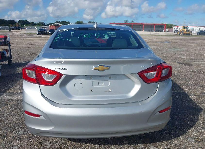 Photo 17 of 2018 Chevrolet Cruze LT AUTO (VIN 1G1BE5SM3J7202680)