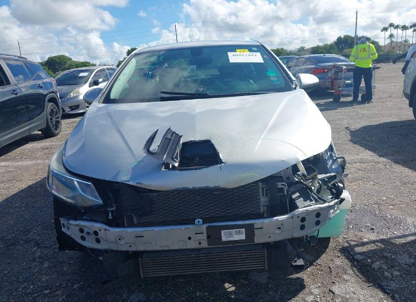 Photo 6 of 2018 Chevrolet Cruze LT AUTO (VIN 1G1BE5SM3J7202680)