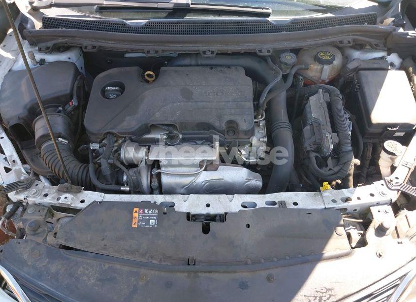 Photo 10 of 2018 Chevrolet Cruze LT AUTO (VIN 1G1BE5SM3J7205921)