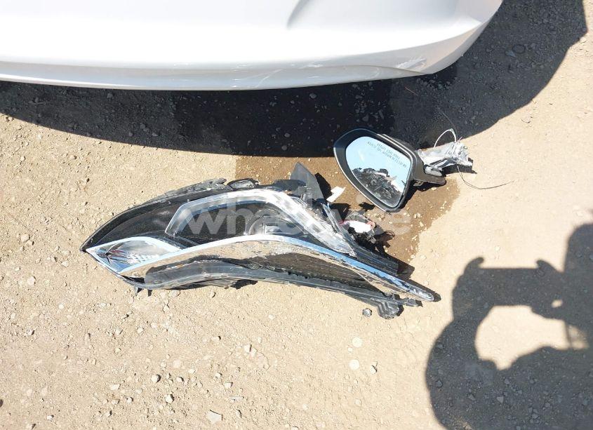 Photo 12 of 2018 Chevrolet Cruze LT AUTO (VIN 1G1BE5SM3J7205921)