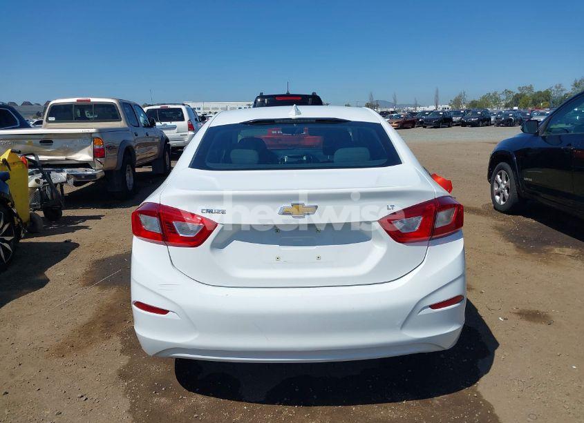 Photo 17 of 2018 Chevrolet Cruze LT AUTO (VIN 1G1BE5SM3J7205921)