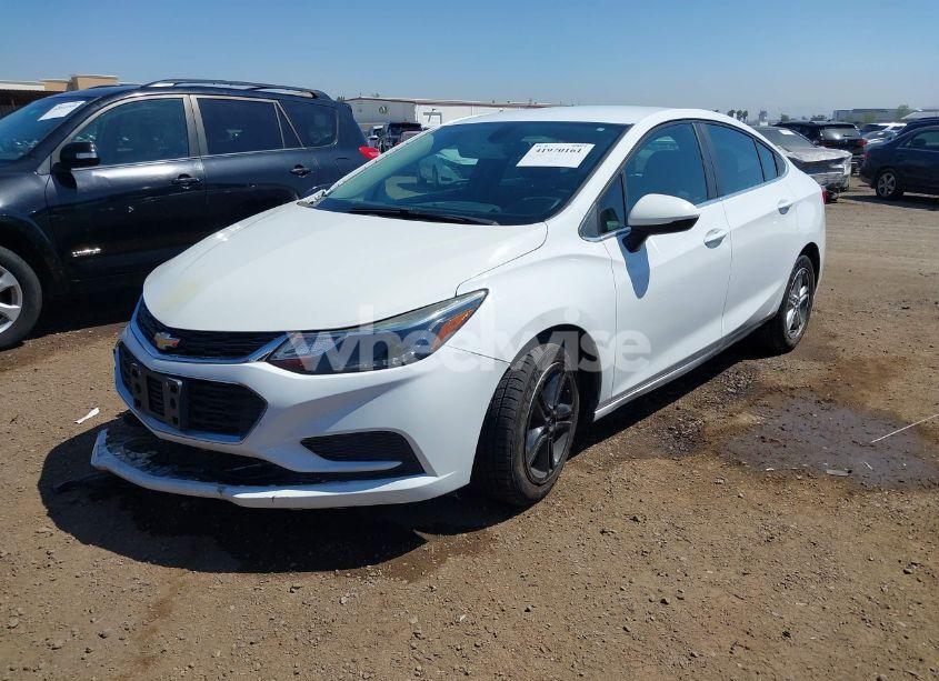 Photo 2 of 2018 Chevrolet Cruze LT AUTO (VIN 1G1BE5SM3J7205921)