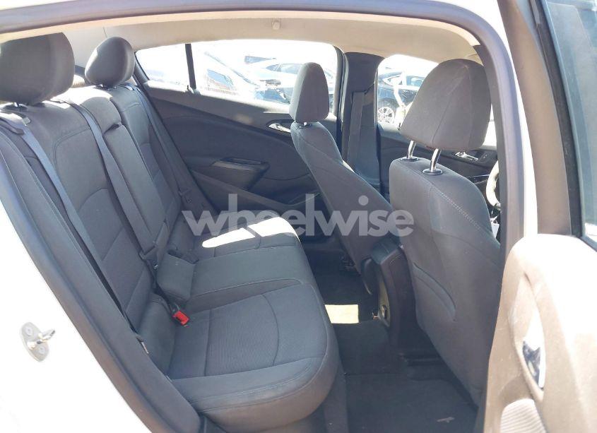 Photo 8 of 2018 Chevrolet Cruze LT AUTO (VIN 1G1BE5SM3J7205921)