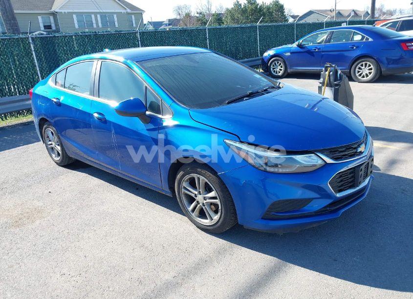 2018 Chevrolet Cruze LT AUTO (VIN 1G1BE5SM3J7214926) main photo