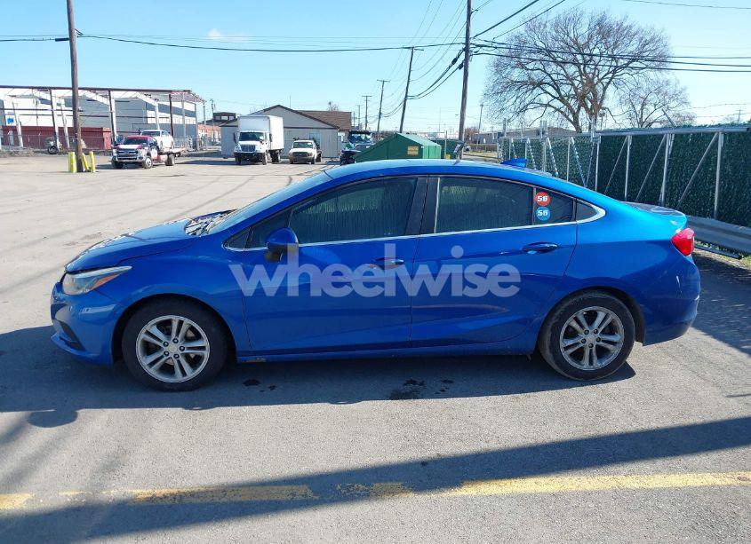 Photo 13 of 2018 Chevrolet Cruze LT AUTO (VIN 1G1BE5SM3J7214926)