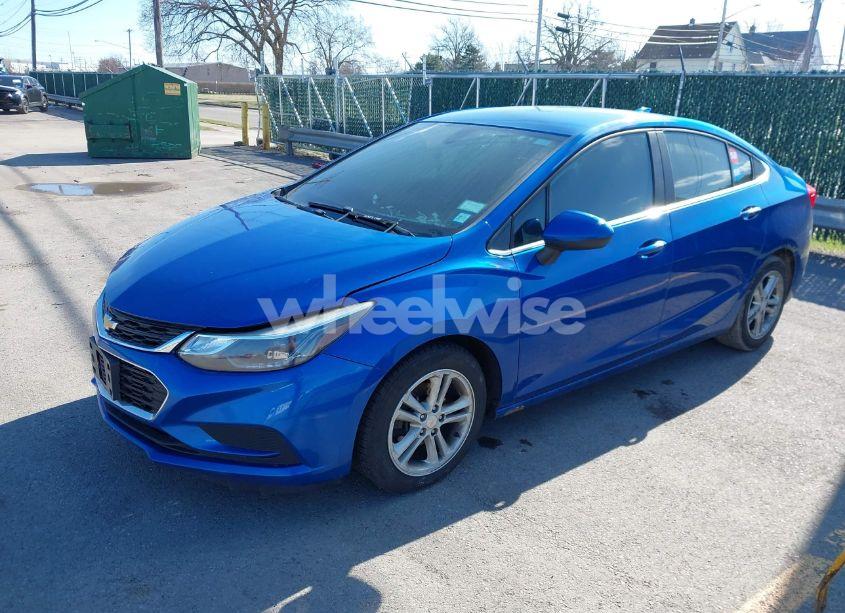 Photo 2 of 2018 Chevrolet Cruze LT AUTO (VIN 1G1BE5SM3J7214926)