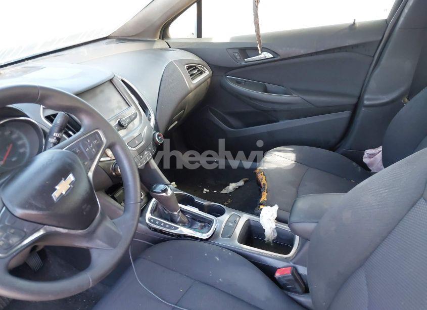 Photo 6 of 2018 Chevrolet Cruze LT AUTO (VIN 1G1BE5SM3J7214926)