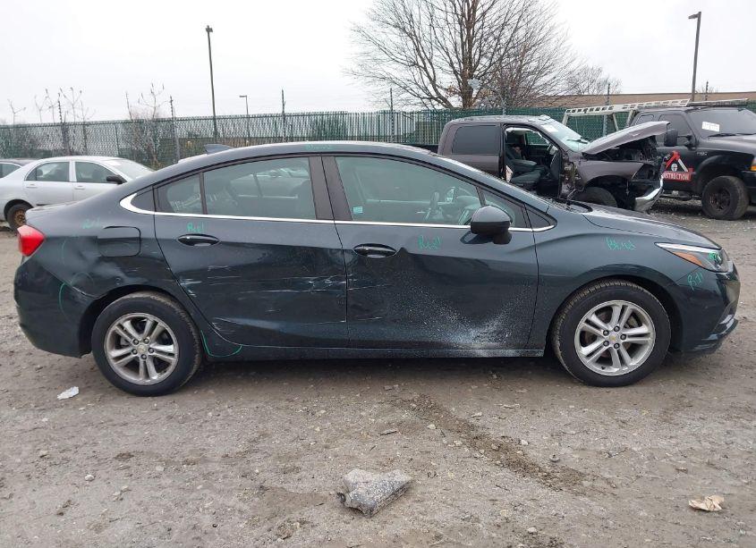 Photo 13 of 2018 Chevrolet Cruze LT AUTO (VIN 1G1BE5SM3J7231578)