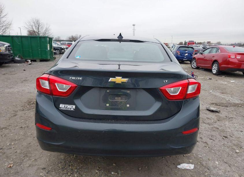 Photo 16 of 2018 Chevrolet Cruze LT AUTO (VIN 1G1BE5SM3J7231578)