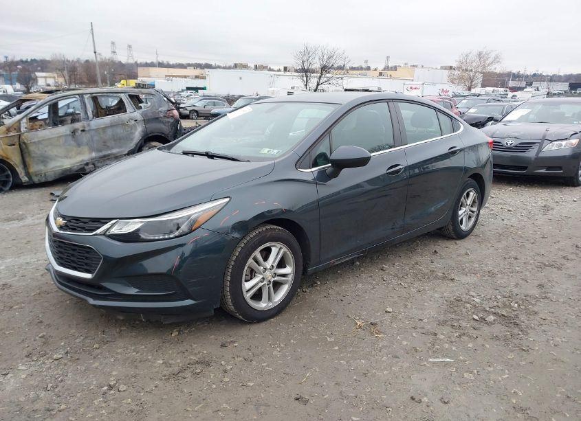 Photo 2 of 2018 Chevrolet Cruze LT AUTO (VIN 1G1BE5SM3J7231578)