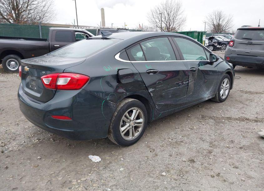Photo 4 of 2018 Chevrolet Cruze LT AUTO (VIN 1G1BE5SM3J7231578)