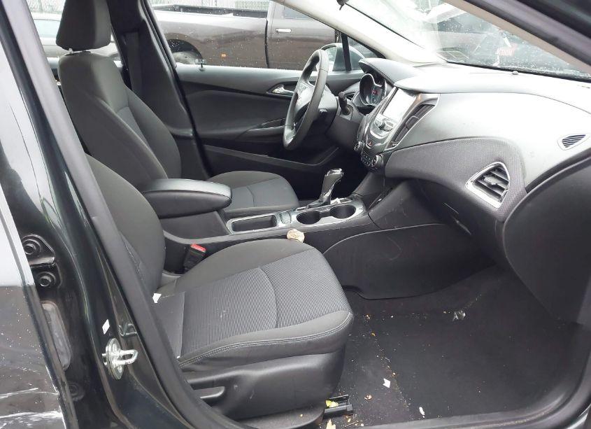 Photo 5 of 2018 Chevrolet Cruze LT AUTO (VIN 1G1BE5SM3J7231578)