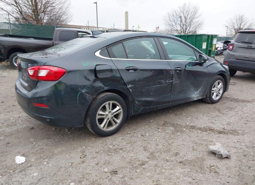 Photo 6 of 2018 Chevrolet Cruze LT AUTO (VIN 1G1BE5SM3J7231578)