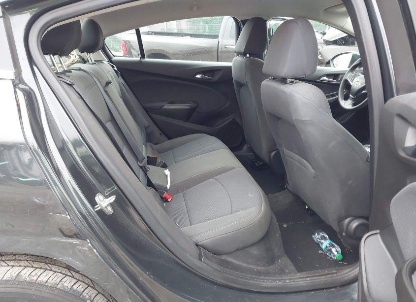 Photo 8 of 2018 Chevrolet Cruze LT AUTO (VIN 1G1BE5SM3J7231578)