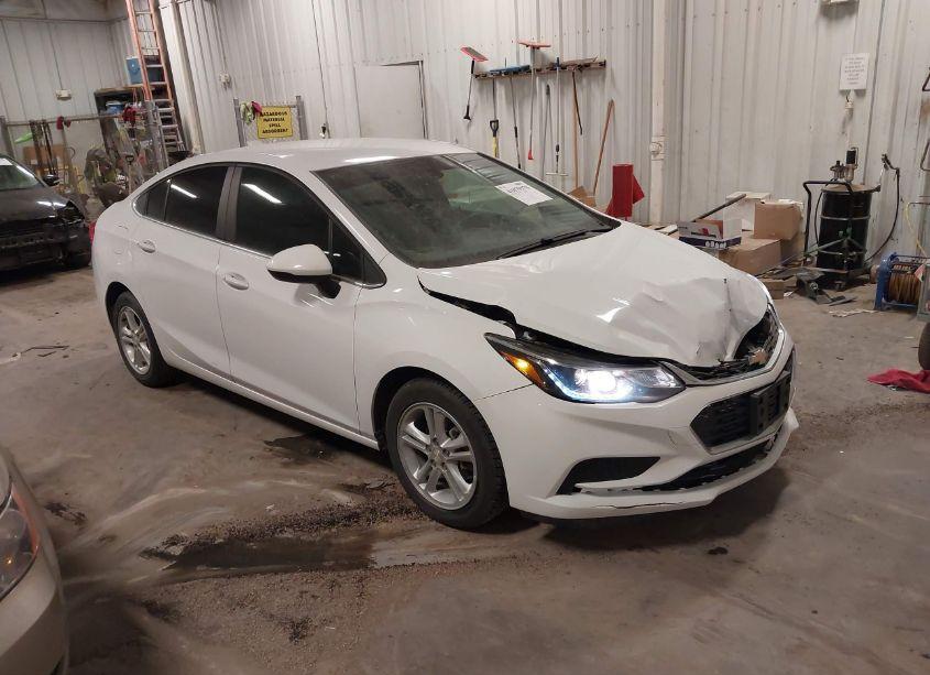 2018 Chevrolet Cruze LT AUTO (VIN 1G1BE5SM3J7234271) main photo