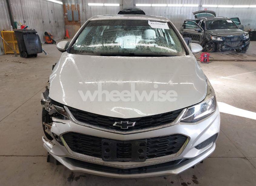 Photo 13 of 2018 Chevrolet Cruze LT AUTO (VIN 1G1BE5SM3J7235081)