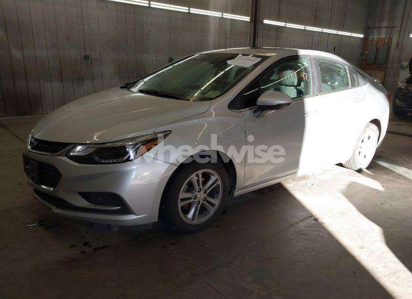 Photo 2 of 2018 Chevrolet Cruze LT AUTO (VIN 1G1BE5SM3J7235081)