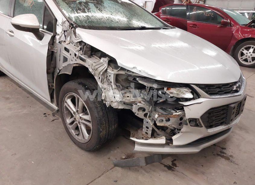 Photo 6 of 2018 Chevrolet Cruze LT AUTO (VIN 1G1BE5SM3J7235081)