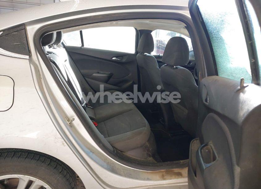 Photo 8 of 2018 Chevrolet Cruze LT AUTO (VIN 1G1BE5SM3J7235081)