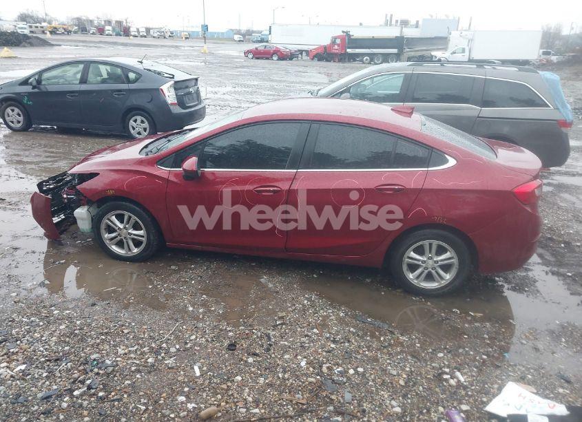 Photo 15 of 2018 Chevrolet Cruze LT AUTO (VIN 1G1BE5SM3J7240331)