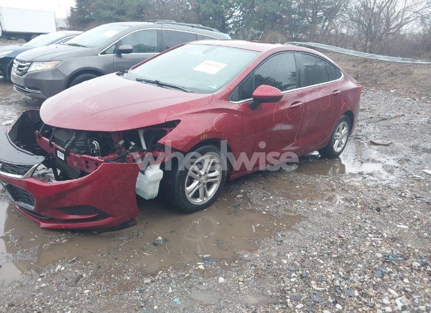 Photo 2 of 2018 Chevrolet Cruze LT AUTO (VIN 1G1BE5SM3J7240331)