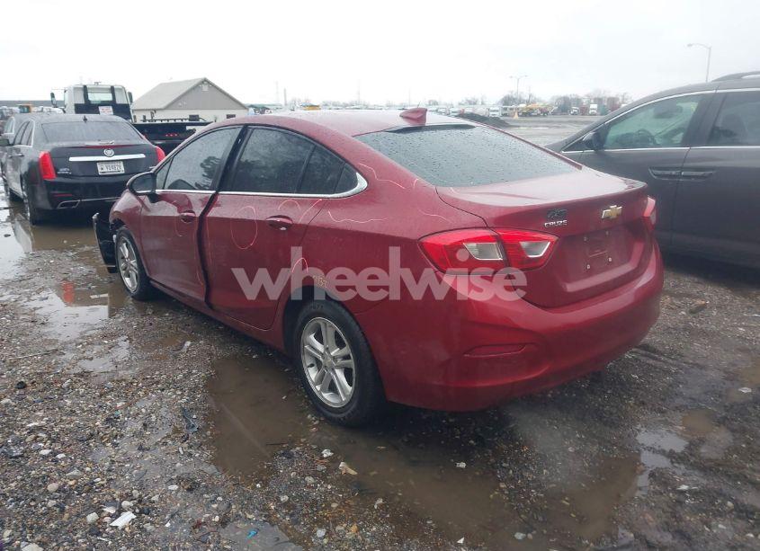 Photo 3 of 2018 Chevrolet Cruze LT AUTO (VIN 1G1BE5SM3J7240331)