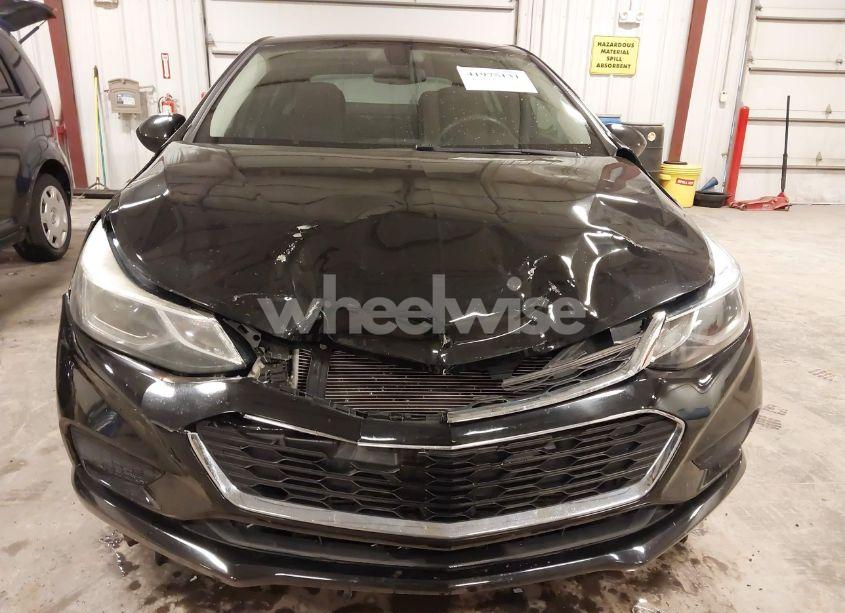 Photo 12 of 2018 Chevrolet Cruze LT AUTO (VIN 1G1BE5SM3J7245576)
