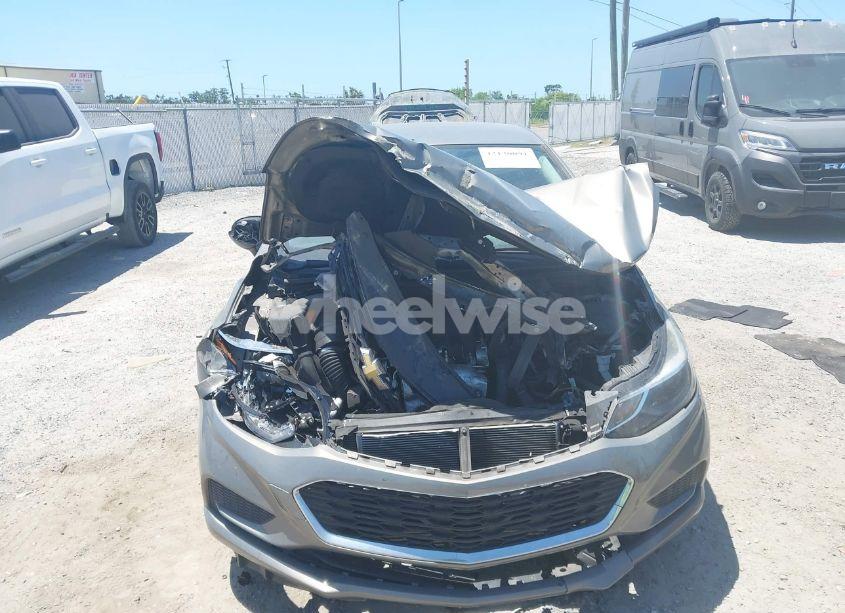 Photo 12 of 2018 Chevrolet Cruze LT AUTO (VIN 1G1BE5SM3J7247781)