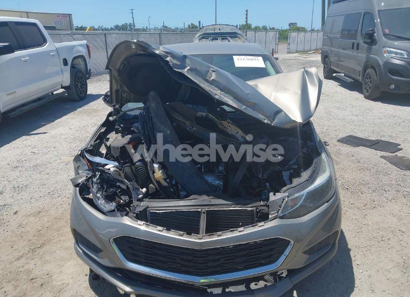Photo 6 of 2018 Chevrolet Cruze LT AUTO (VIN 1G1BE5SM3J7247781)
