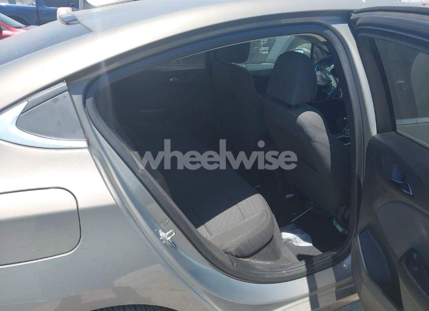 Photo 8 of 2018 Chevrolet Cruze LT AUTO (VIN 1G1BE5SM3J7247781)