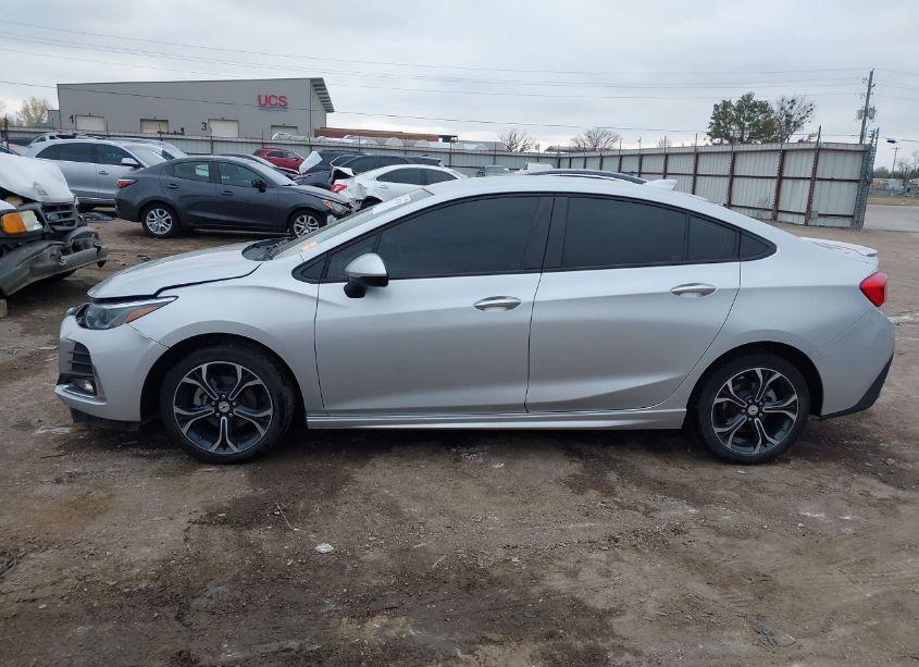 Photo 14 of 2019 Chevrolet Cruze LT (VIN 1G1BE5SM3K7102743)