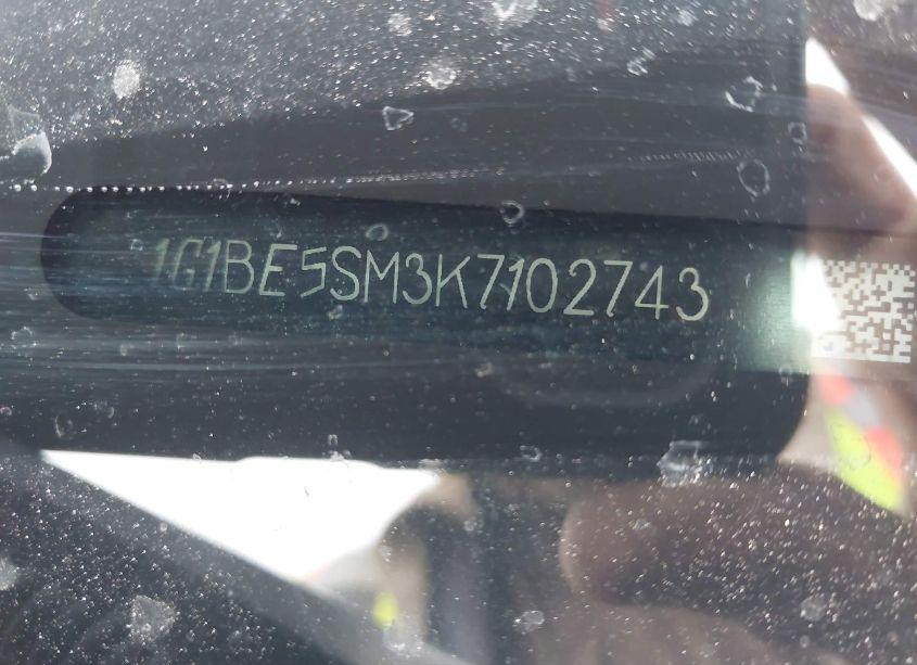 Photo 9 of 2019 Chevrolet Cruze LT (VIN 1G1BE5SM3K7102743)