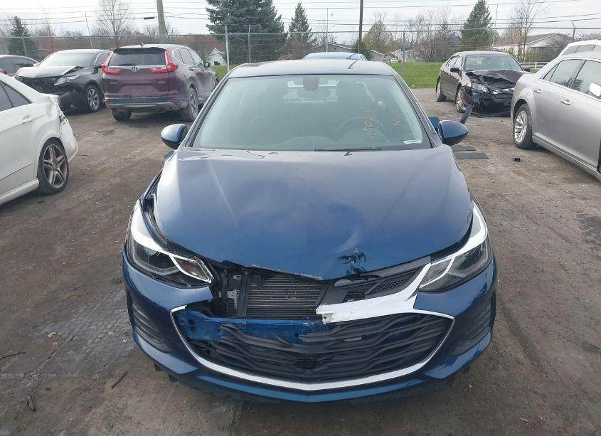 Photo 12 of 2019 Chevrolet Cruze LT (VIN 1G1BE5SM3K7134883)