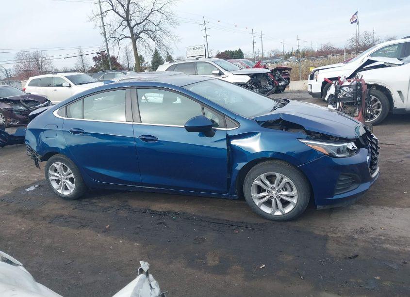 Photo 13 of 2019 Chevrolet Cruze LT (VIN 1G1BE5SM3K7134883)