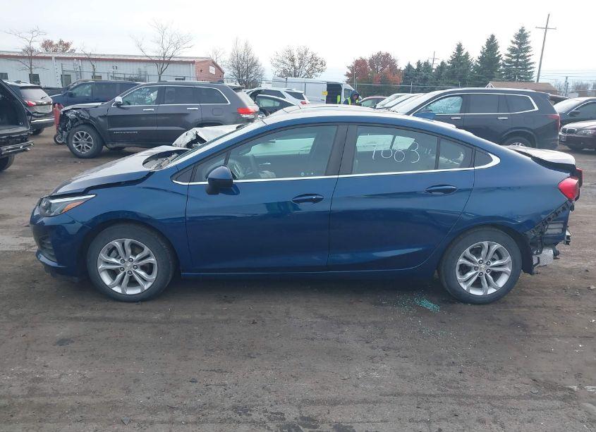 Photo 14 of 2019 Chevrolet Cruze LT (VIN 1G1BE5SM3K7134883)