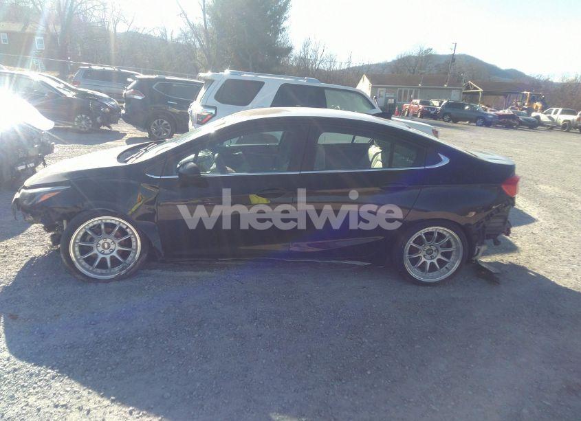 Photo 15 of 2016 Chevrolet Cruze LT AUTO (VIN 1G1BE5SM4G7267062)