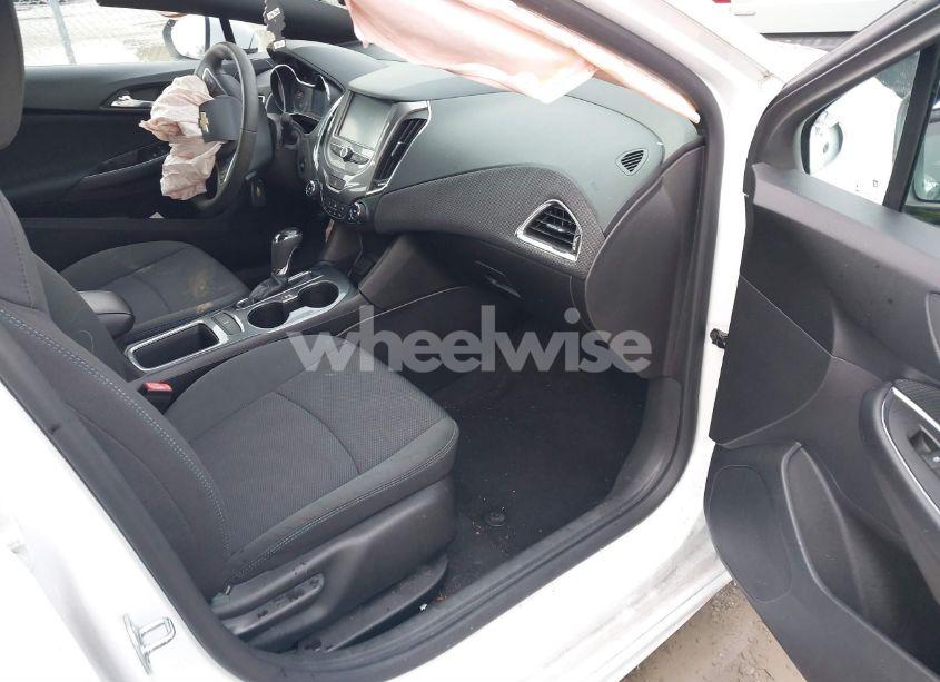 Photo 5 of 2016 Chevrolet Cruze LT AUTO (VIN 1G1BE5SM4G7295590)