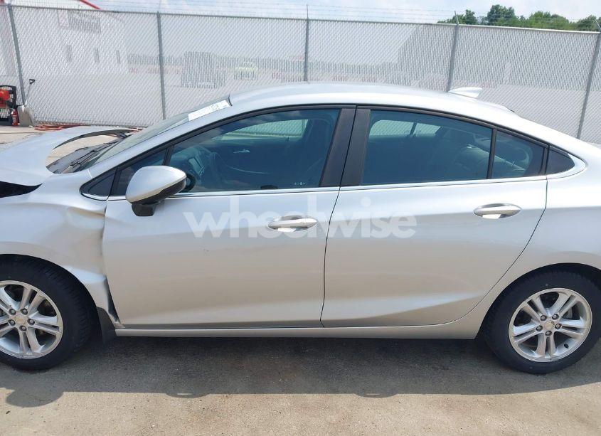 Photo 15 of 2016 Chevrolet Cruze LT (VIN 1G1BE5SM4G7312209)