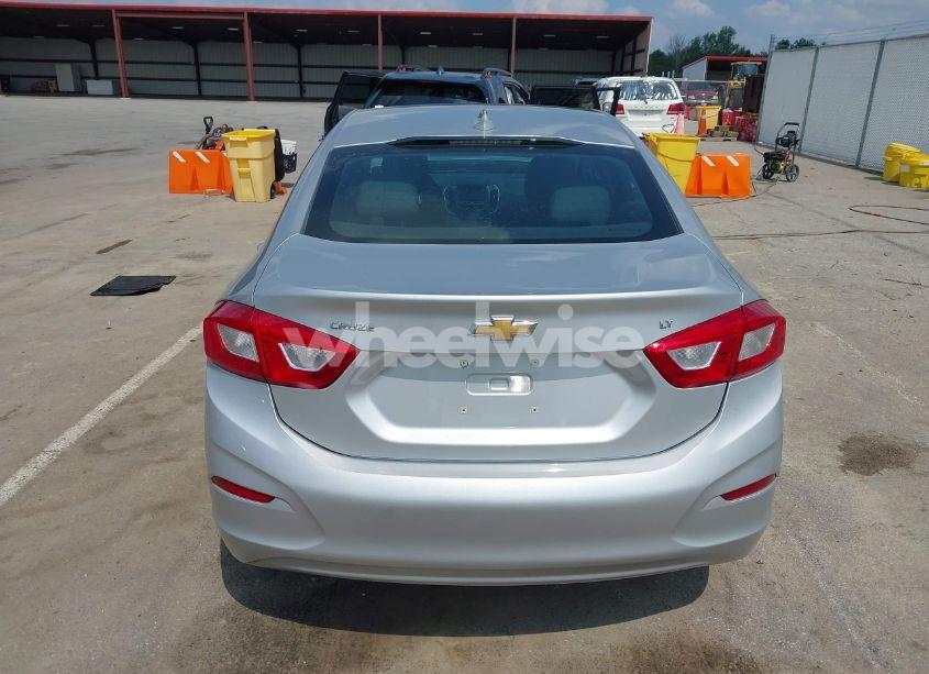 Photo 17 of 2016 Chevrolet Cruze LT (VIN 1G1BE5SM4G7312209)