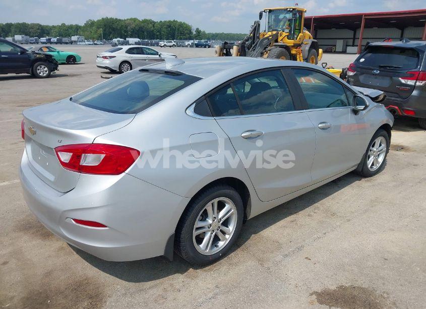 Photo 4 of 2016 Chevrolet Cruze LT (VIN 1G1BE5SM4G7312209)