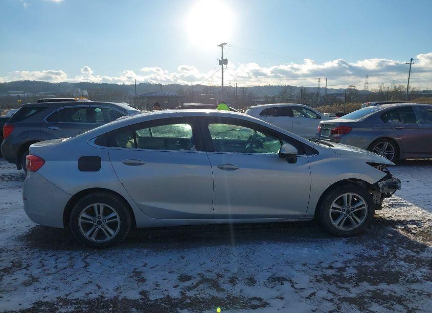 Photo 14 of 2017 Chevrolet Cruze LT AUTO (VIN 1G1BE5SM4H7108978)
