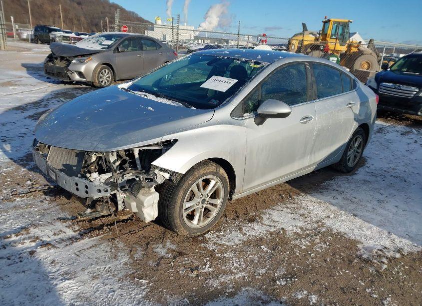 Photo 2 of 2017 Chevrolet Cruze LT AUTO (VIN 1G1BE5SM4H7108978)